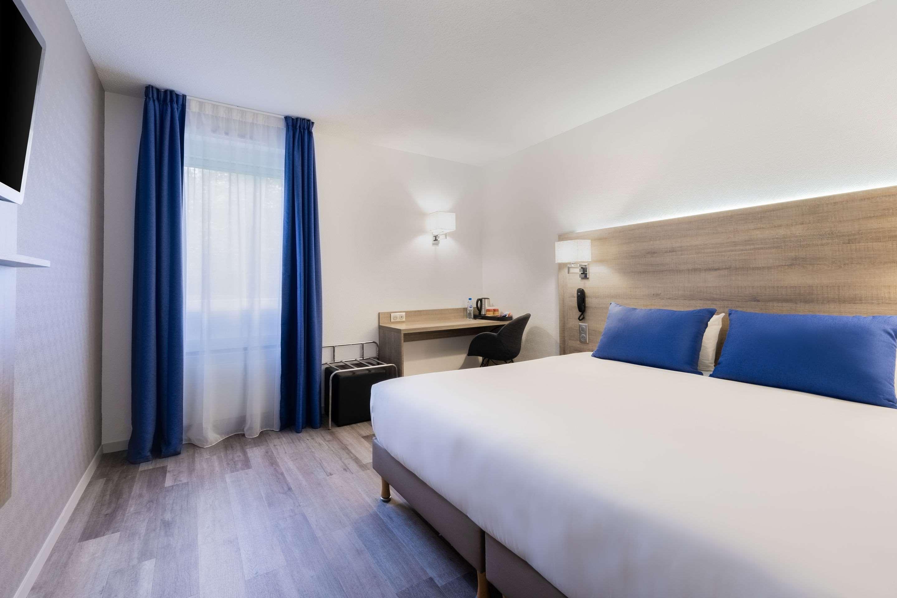 Hotel Le Circuit Ле-Ман Экстерьер фото